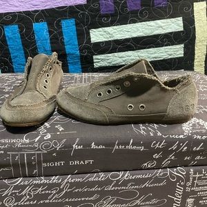 Lucky brand sneakers